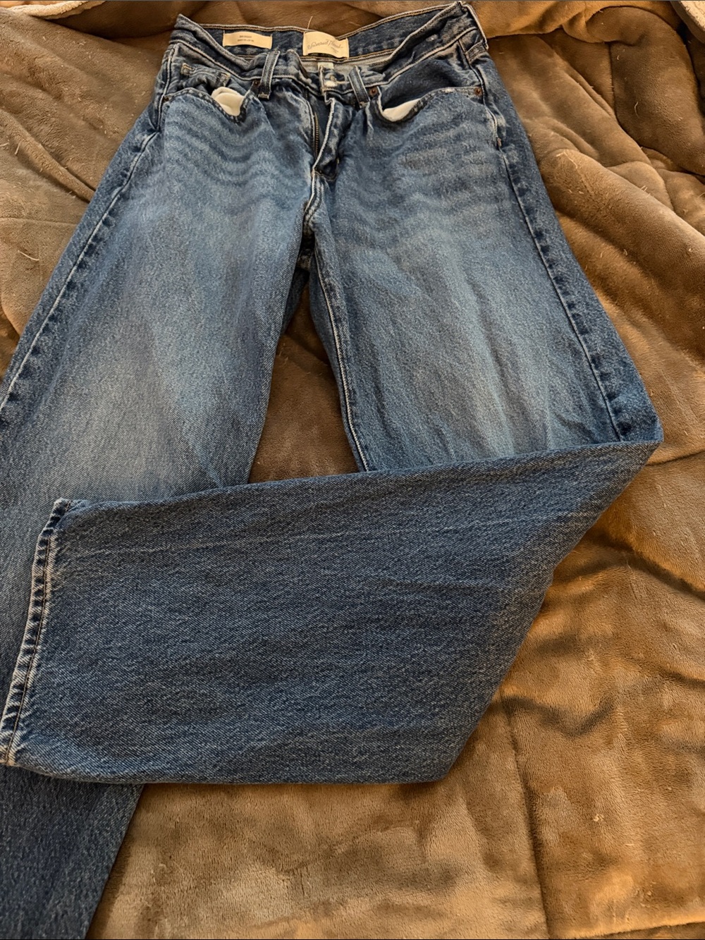 Universal Thread Women’s Straight-Leg Jeans in Medium Blue Denim